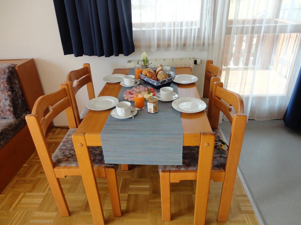 Panoramablickhotel - Lakeview Apartments Annenheim Habitación foto
